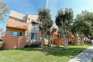 16700 Yukon Ave, Unit 220 in Torrance, CA - Building Photo