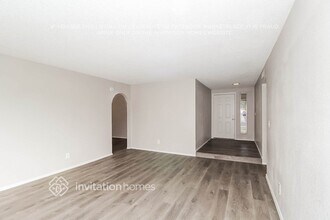 4243 W Michelle Dr in Glendale, AZ - Foto de edificio - Building Photo