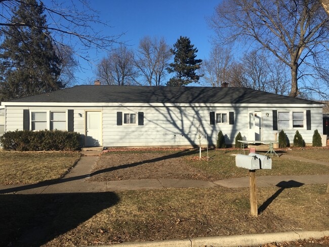 706-708 E Division St