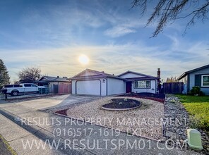 4538 Winners Cir in Rocklin, CA - Foto de edificio - Building Photo