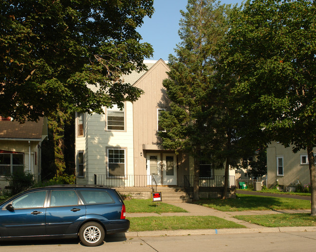 2640 Fillmore St NE in Minneapolis, MN - Building Photo - Building Photo