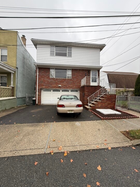 234 Wheeler St, Unit 2 in Cliffside Park, NJ - Building Photo