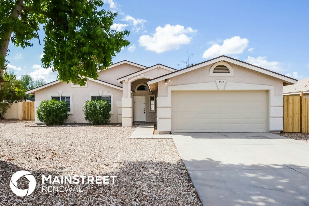 7619 W Desert Cove Ave in Peoria, AZ - Building Photo