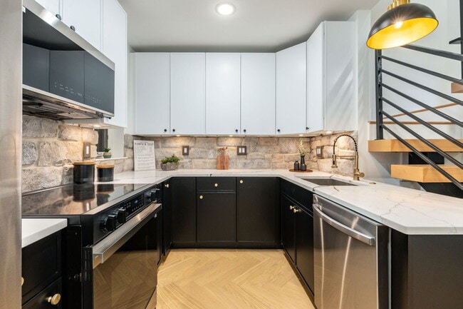 property at 609 S Orianna St