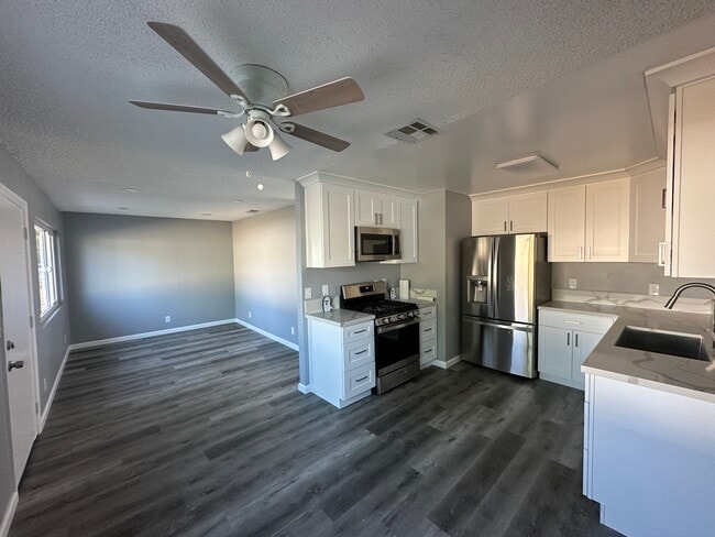 12492 3rd St, Unit Duplex Unit in Yucaipa, CA - Building Photo - Building Photo