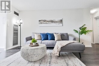 155 Hillcrest Ave in Mississauga, ON - Building Photo - Building Photo