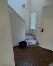 33 Lakeview Ct in Novato, CA - Building Photo - Building Photo