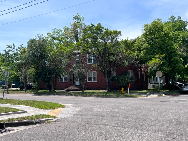 property at 2622 Boulevard St
