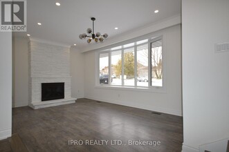 67 Lincoln Green Dr in Markham, ON - Building Photo - Building Photo