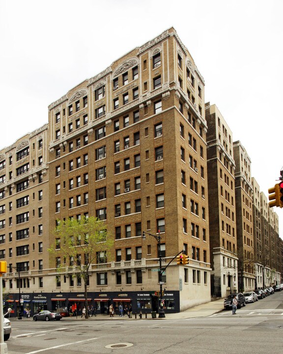 1201 Amsterdam Ave in New York, NY - Building Photo