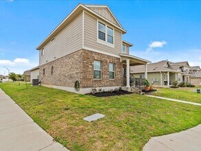 8201 Daisy Cutter Crossing in Georgetown, TX - Building Photo - Building Photo