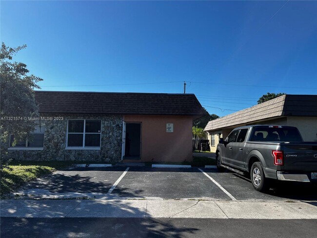 2961 NW 43 Terrace-Unit -A in Lauderdale Lakes, FL - Building Photo - Building Photo