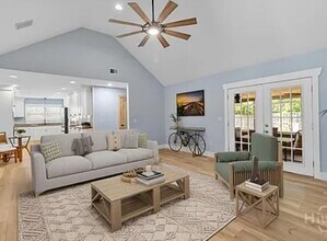 115 E Coquena Cir in Savannah, GA - Building Photo - Building Photo
