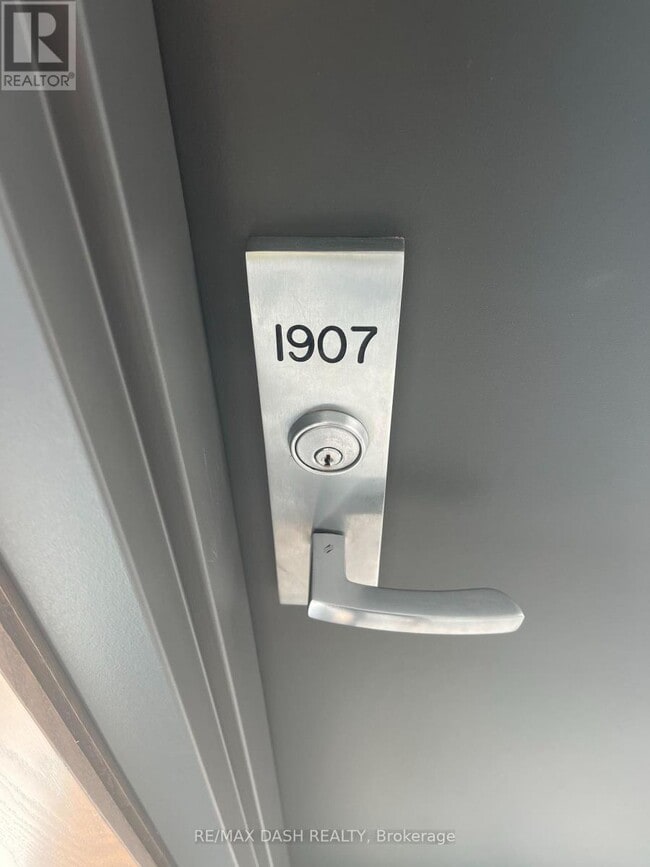 8 Charlotte St in Toronto, ON - Building Photo - Building Photo