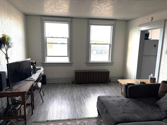 315 W Halliday St, Unit 2