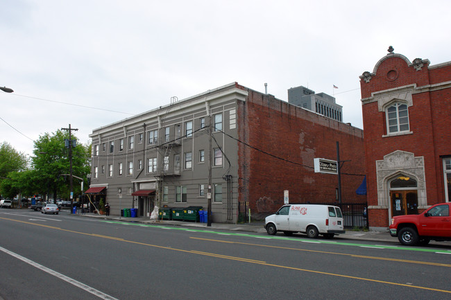 Mitchell Apartments in Portland, OR - Building Photo - Building Photo