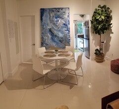 1604 Drexel Ave, Unit 106 in Miami Beach, FL - Foto de edificio - Building Photo