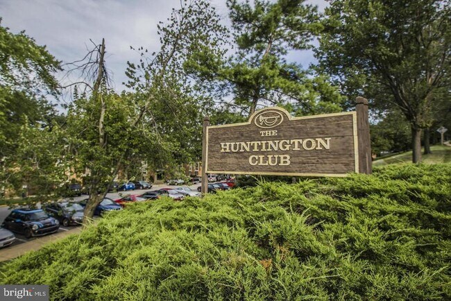 property at 2603 Huntington Ave