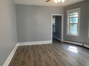 146 Spencer St, Unit 1 in Boston, MA - Building Photo - Building Photo