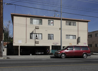 Royal Lee in Van Nuys, CA - Building Photo - Building Photo