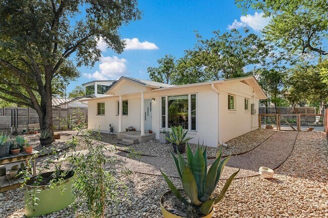 807 W Oltorf St in Austin, TX - Building Photo - Building Photo