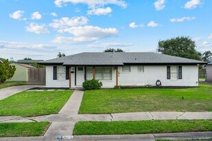 513 Greenway Dr in Corpus Christi, TX - Building Photo