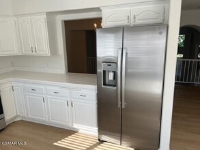 279 N Skyline Dr in Thousand Oaks, CA - Building Photo - Building Photo