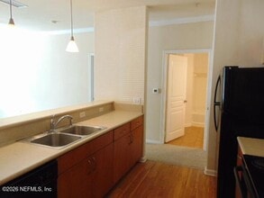 8290 Gate Pkwy W, Unit 204 in Jacksonville, FL - Building Photo - Building Photo