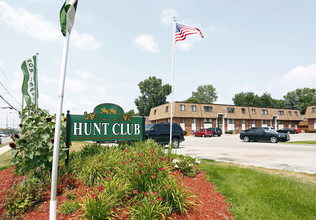 Hunt Club Apartments in Sylvania, OH - Foto de edificio - Building Photo