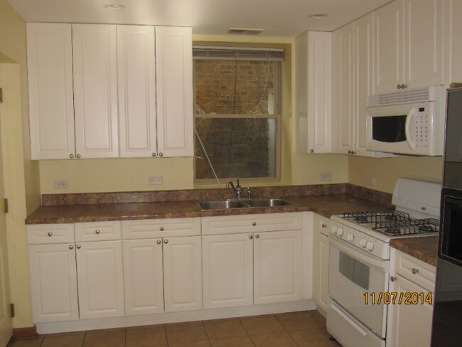 4738 W George St in Chicago, IL - Foto de edificio - Building Photo