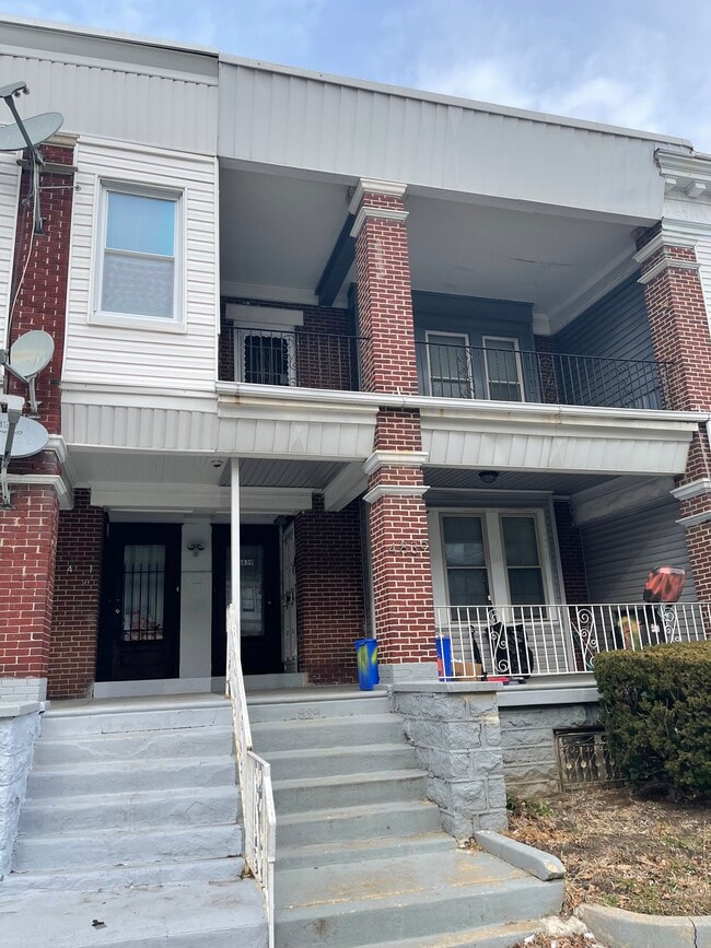 4839 Walnut St, Unit 2