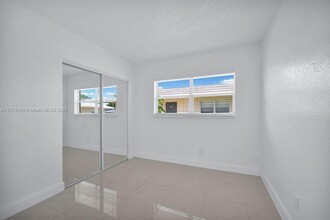 572 Kathy Ct in Margate, FL - Building Photo - Building Photo