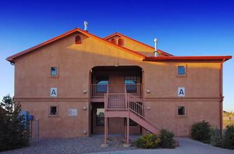 Villa Las Vegas - Waiting List in Las Vegas, NM - Foto de edificio - Building Photo