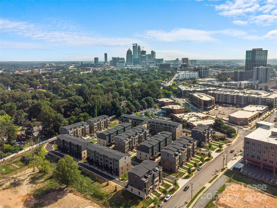 416 Music Hall Wy in Charlotte, NC - Foto de edificio