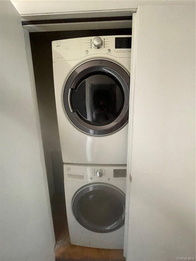 182 Lindsey Ave in Cortlandt, NY - Building Photo - Building Photo