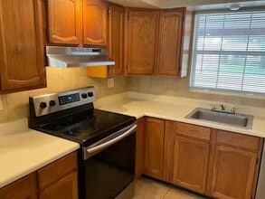 3812 Havengate Way in Sacramento, CA - Foto de edificio - Building Photo