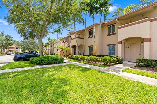 4545 Oak Terrace Dr in Greenacres, FL - Building Photo - Building Photo