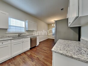65 Oak Ridge Cir in Richmond Hill, GA - Building Photo - Building Photo
