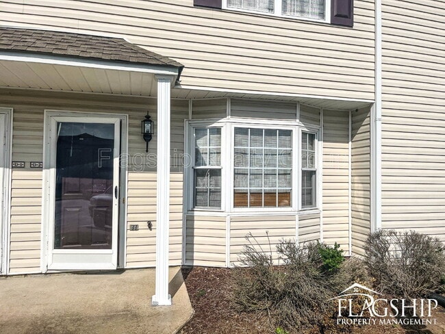 property at 3813 E Vancroft Cir