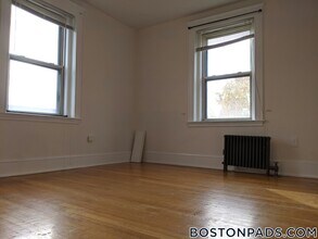 14 Lakeville Rd, Unit 12-A in Boston, MA - Foto de edificio - Building Photo