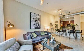 1 Hermann Park Ct in Houston, TX - Building Photo - Building Photo