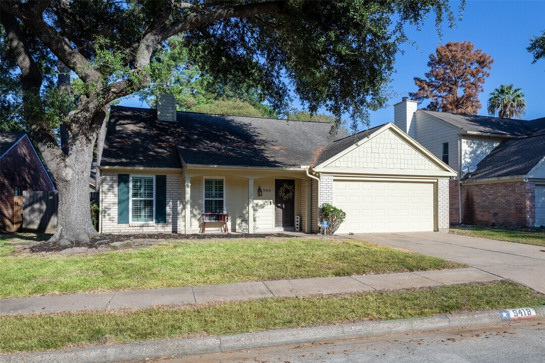 9418 Wandsworth Dr in Spring, TX - Building Photo