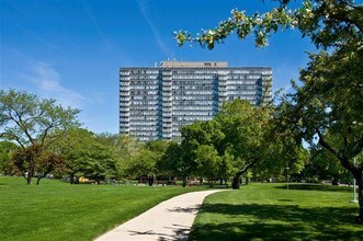 Lake Meadows Apartments Chicago Il Illinois Lake Meadows Apartments In Chicago