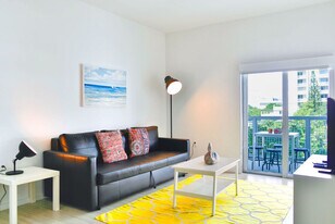 481 NE 29th St in Miami, FL - Building Photo