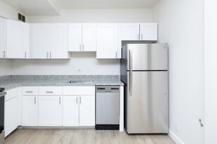 Bon-Aire in Milwaukee, WI - Building Photo