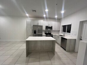 3884 Melaleuca Ln in Lake Worth Beach, FL - Building Photo - Building Photo