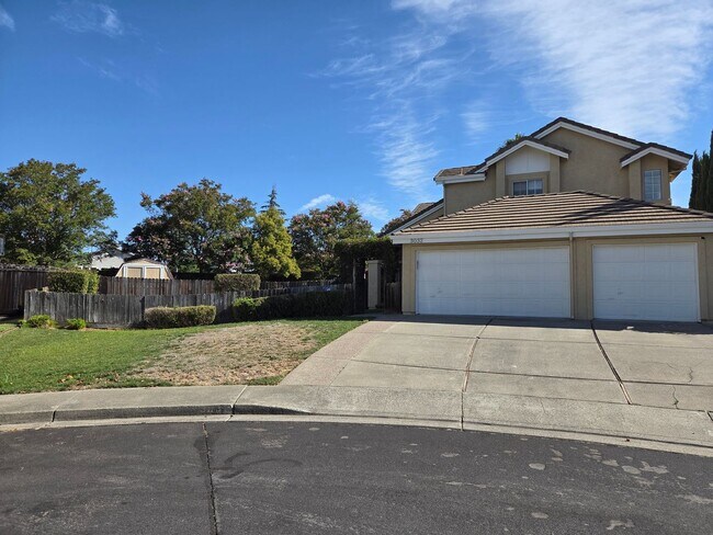 3032 Teak Ct in Fairfield, CA - Building Photo - Building Photo
