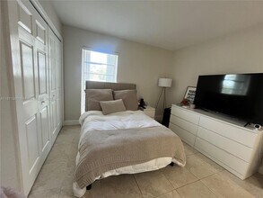 7256 SW 94th Pl in Miami, FL - Building Photo - Building Photo