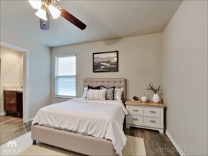 13011 Lineberry Ln in Saint Hedwig, TX - Foto de edificio - Building Photo