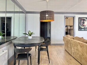 215 Piedmont Ave NE in Atlanta, GA - Foto de edificio - Building Photo